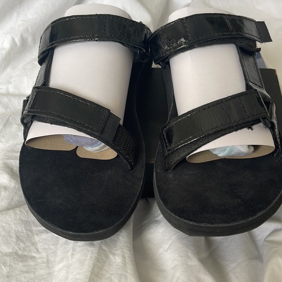 Teva sandals very soft and confortable - Picture 3 of 12